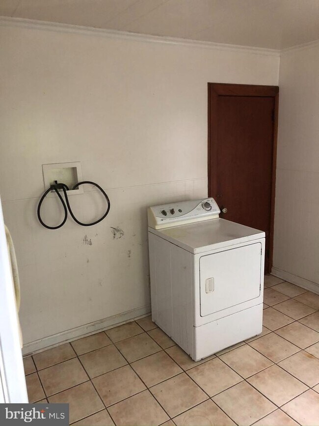 Building Photo - 89 Fort Dix St