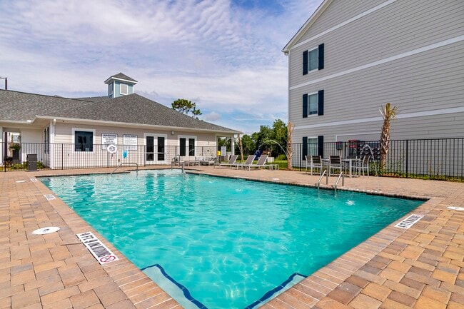 Building Photo - The Pointe Grand Apartment Homes