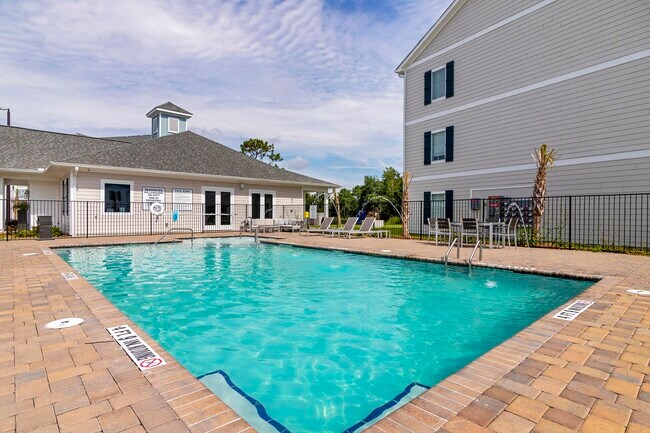 Foto del edificio - The Pointe Grand Apartment Homes
