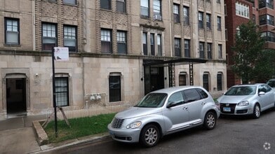 Building Photo - 1209 W Sherwin Ave