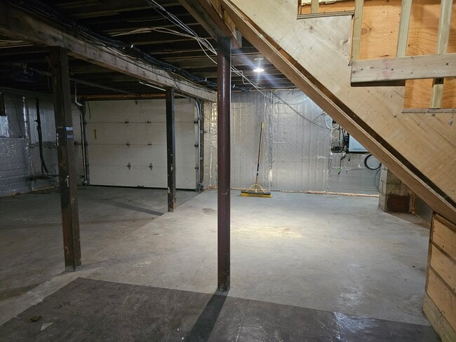 Garage/basement - 10 Steep Bank Rd