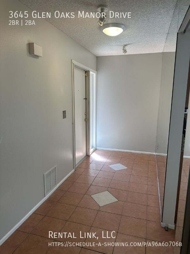 Building Photo - 3645 Glen Oaks Manor Dr