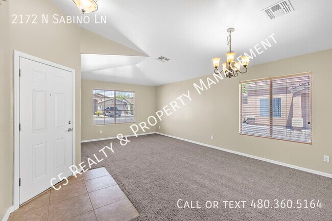 Foto del edificio - 2172 Sabino Ln