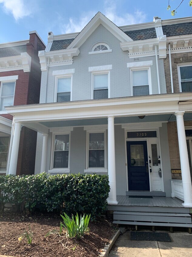 Primary Photo - 2709 W Main St