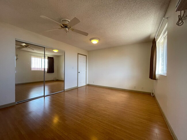 Foto del edificio - Clean, Spacious, and Large 1Bdrm 1Bath,   ...