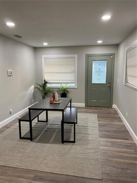 Foto del edificio - 7014 Glenview Dr