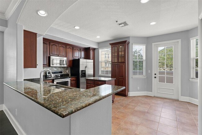 Foto del edificio - 1563 Common Way Rd