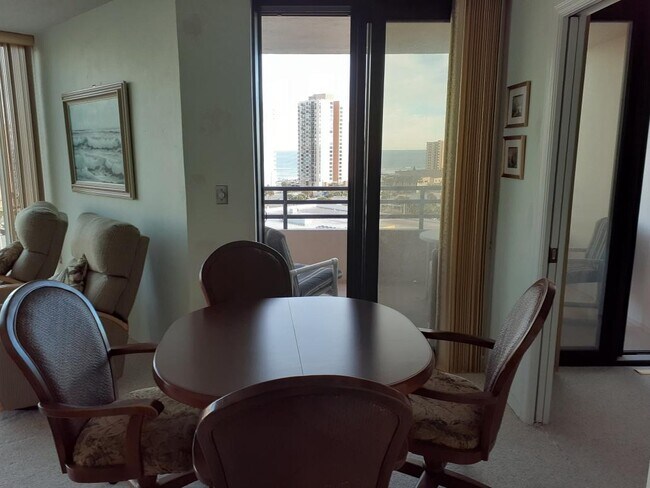 Sala de estar - 1 Oceans West Blvd