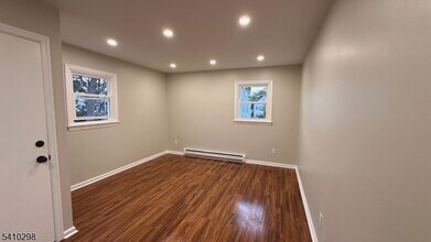 Building Photo - 12 Sipp Ave