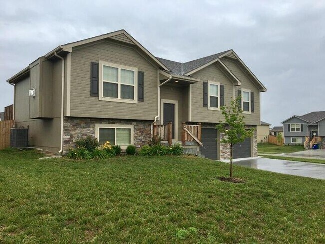 Building Photo - 19108 Switchgrass Dr