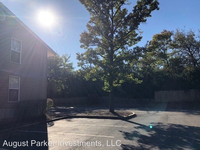 Building Photo - 1154 Olive Village Ct