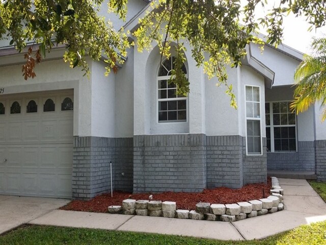 Building Photo - 125 S Roma Way