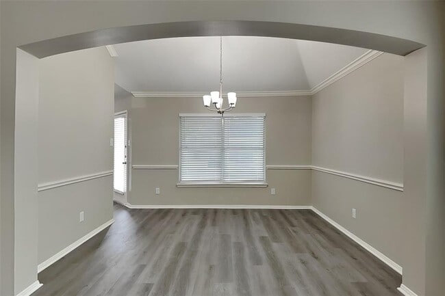 Building Photo - 3623 Sparrow Dr