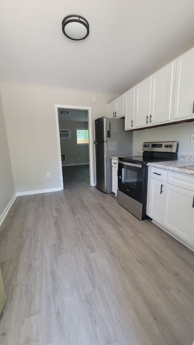 Foto del edificio - 3815 Mcvay Street Southwest Apt C