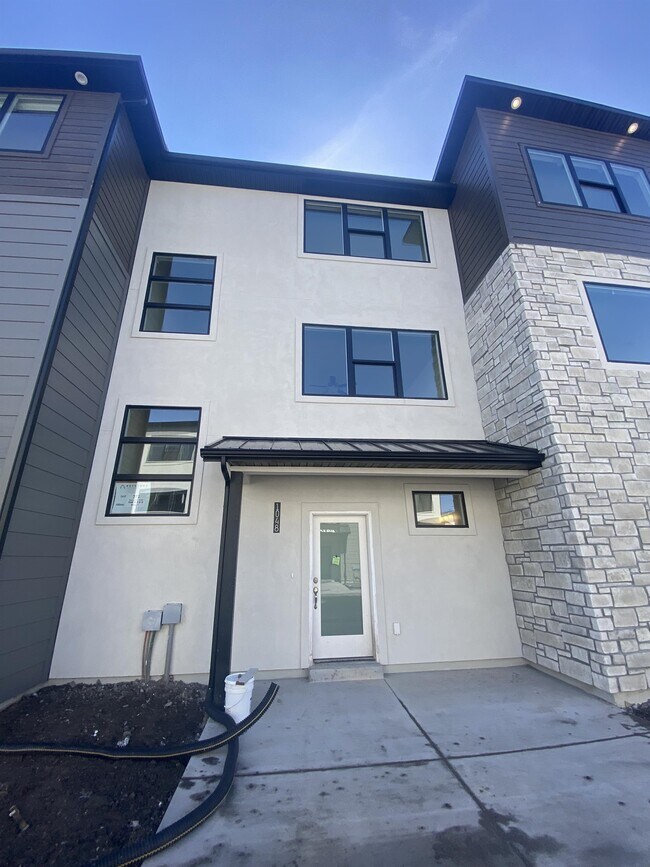 1048 530 S, American Fork, UT 84003 Townhome Rentals in American Fork