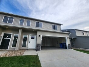 Building Photo - 5706 E Avett Pl