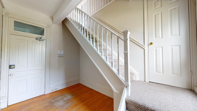 Building Photo - UPPER ONE BEDROOM IN HISTORIC WOODFIELD-PICCADILLY STREET