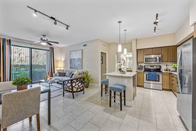 Foto del edificio - 16812 SW 137th Ave