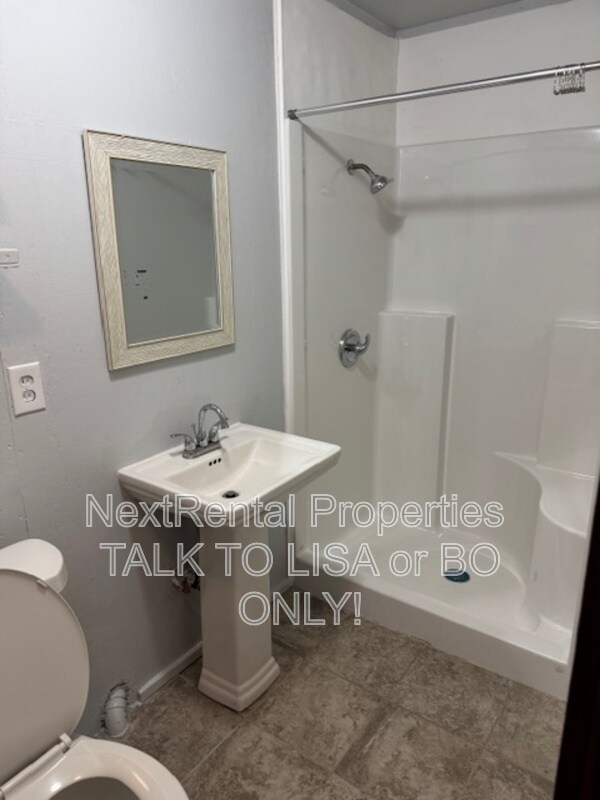 Foto del edificio - 2144 Napoleon Ave