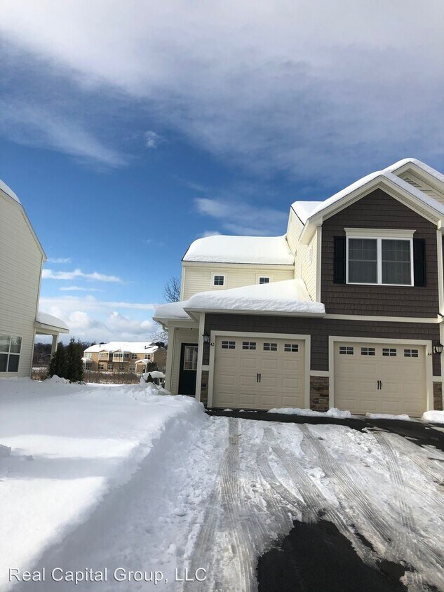 Primary Photo - 2 br, 2 bath House - 42 Whitaker Dr.