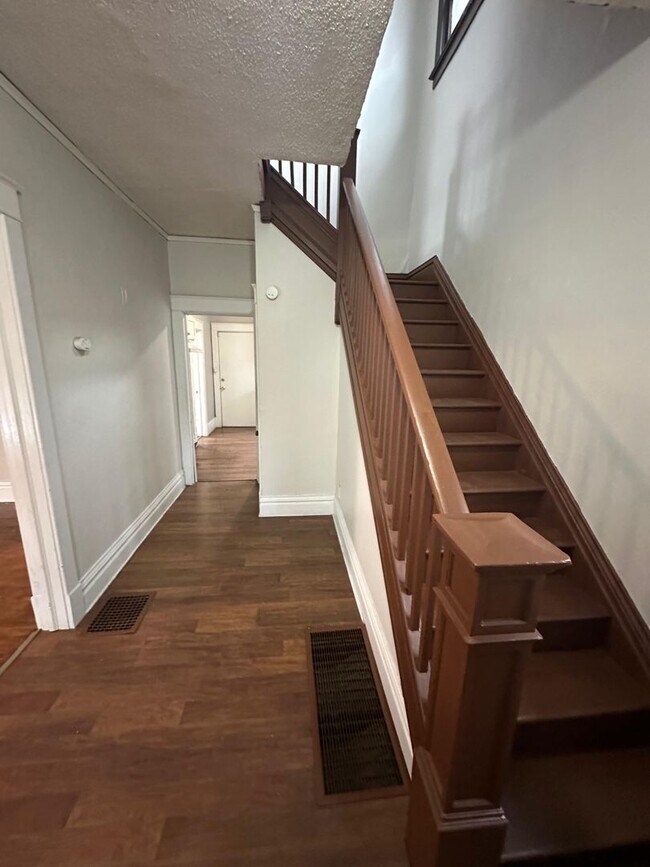 Foto del edificio - 3 bedroom 1 bath