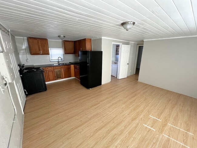 Foto del edificio - 8215 Stoner Rd