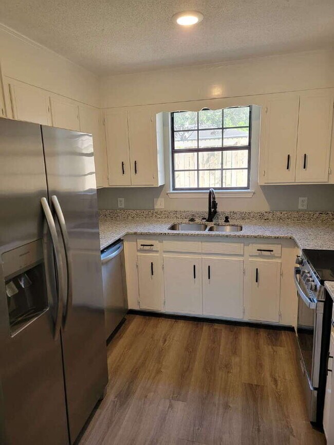 Foto del edificio - 2366 Shoal Creek Dr