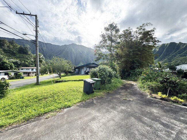 Foto del edificio - Private Kaneohe House with Rainforest Views