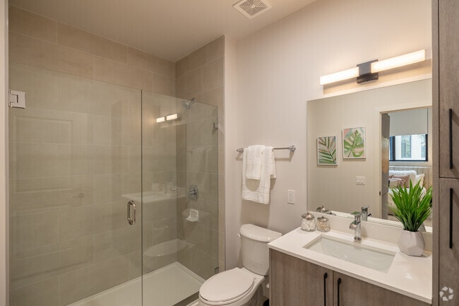 2HAB, 2BA - 993SF - Baño principal - Bay Pointe Apartments