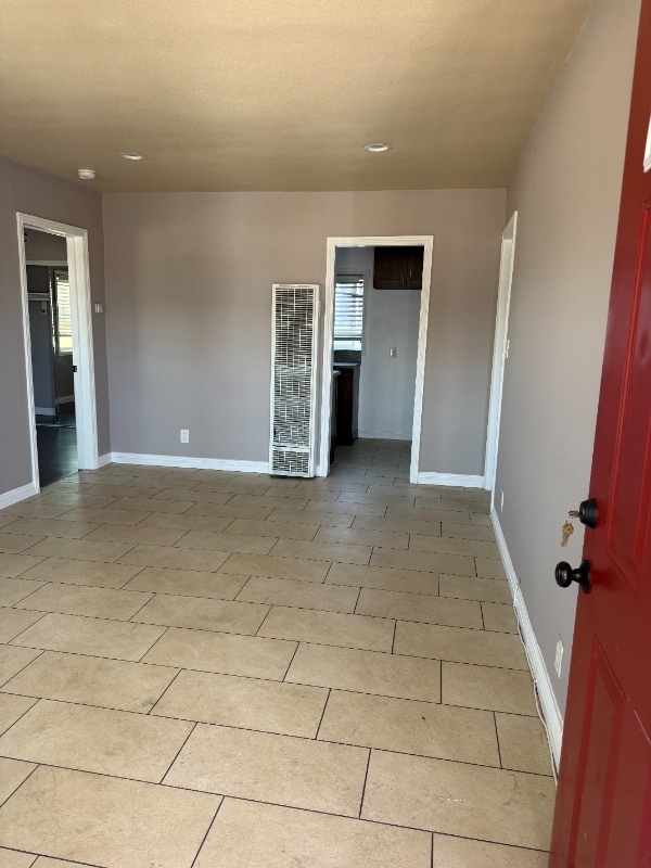 Photo - 524 E Rhea St Apartment