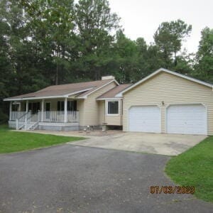 Primary Photo - 302 Summerset Ln