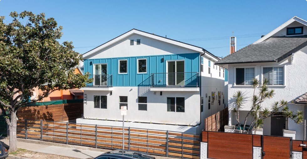 Primary Photo - 234 N Burlington Ave