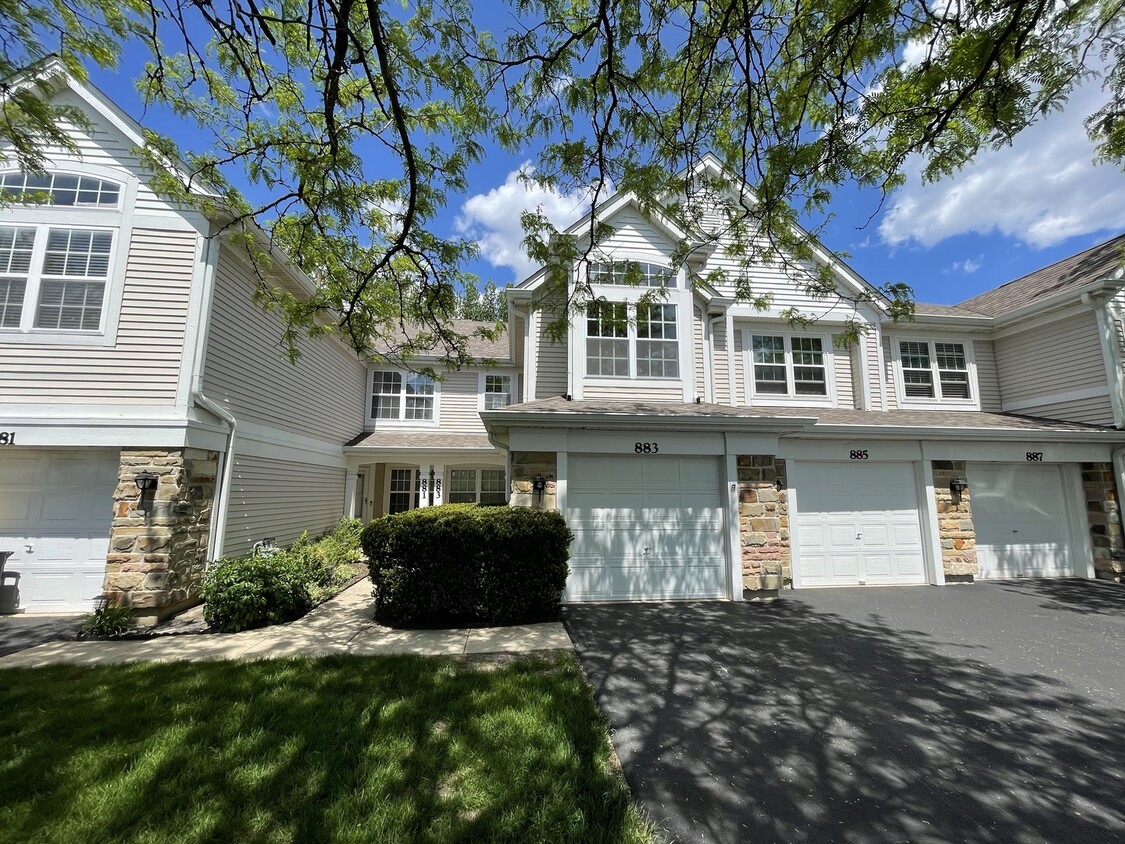 Primary Photo - 883 Brompton Ct