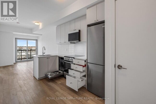 Building Photo - 51 Clarington Blvd