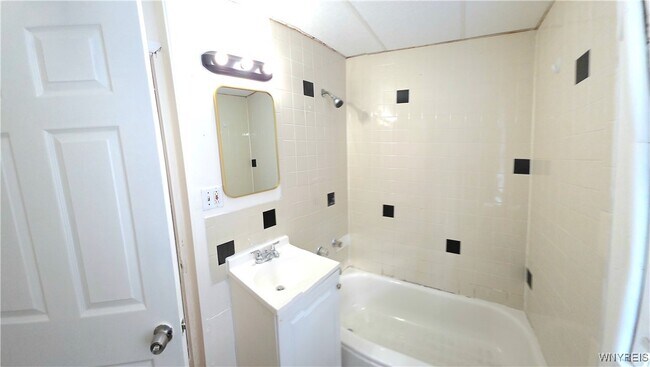 Foto del edificio - 177 Grote St