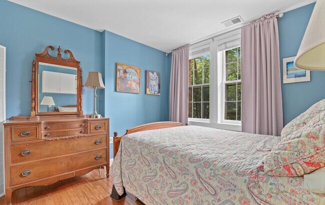 Foto del edificio - 1731 Willard St NW