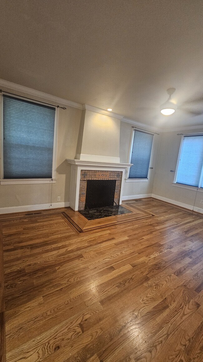 Foto del edificio - 236 W Frances Willard Ave