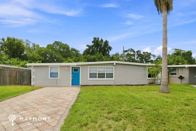 Building Photo - 2156 Alemanda Dr