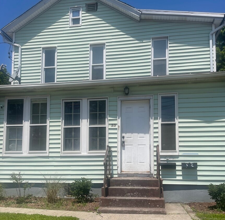Primary Photo - 33 Chestnut St