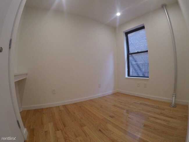Building Photo - 1 br, 1 bath  - 556 W 181st St
