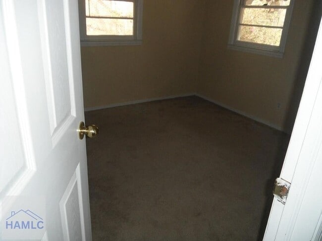 Foto del edificio - 503 Stewart Dr