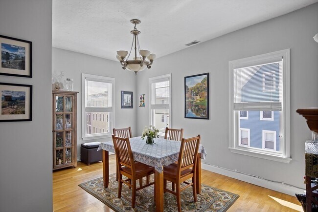 Foto del edificio - 174-176-176 W 8th St