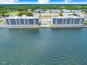 Building Photo - 1825 Riverside Dr