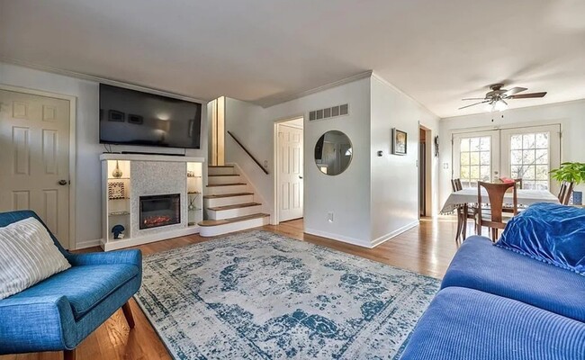 Building Photo - 9105 Cherry St