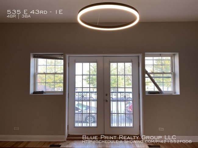 Building Photo - AMAZING BRONZEVILLE DUPLEX