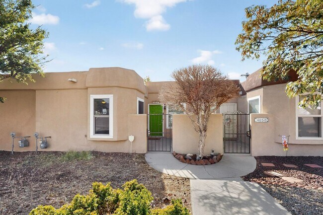 Building Photo - NE 2 Bedroom 2 Bath with Garage