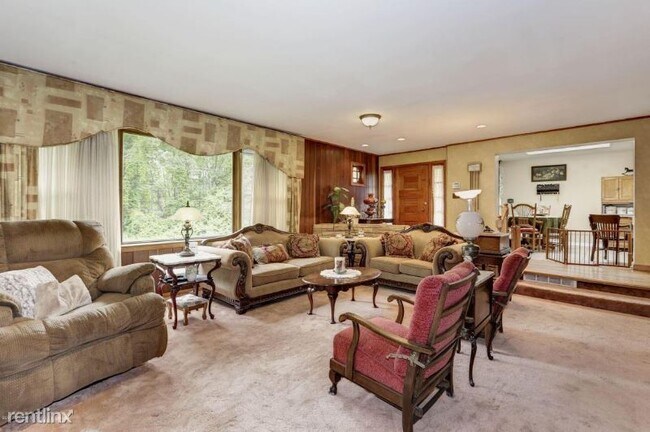 Building Photo - 3 br, 2 bath House - 5 S Lakeview Dr