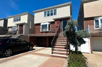 Building Photo - 511 Avenue C