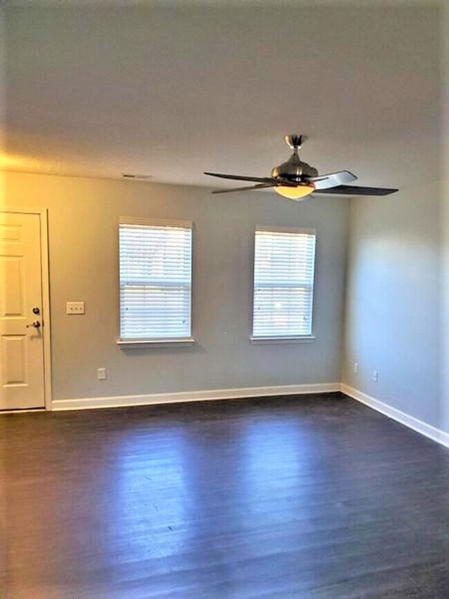 Foto del edificio - 202 Lanieve Ct