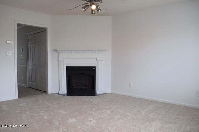 Building Photo - 2156 Flagstone Ct